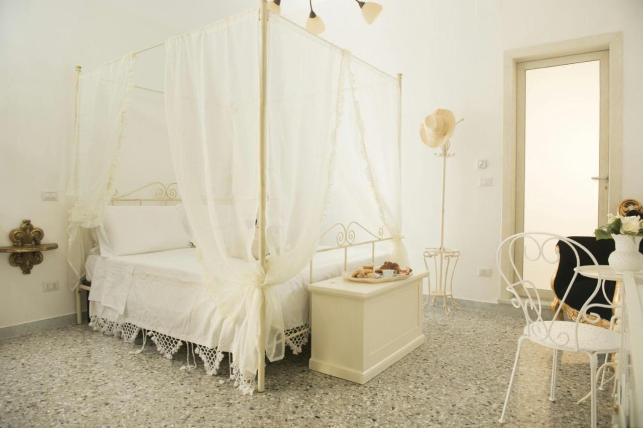 Dimora Cappuccini Guest House Cisternino Luaran gambar