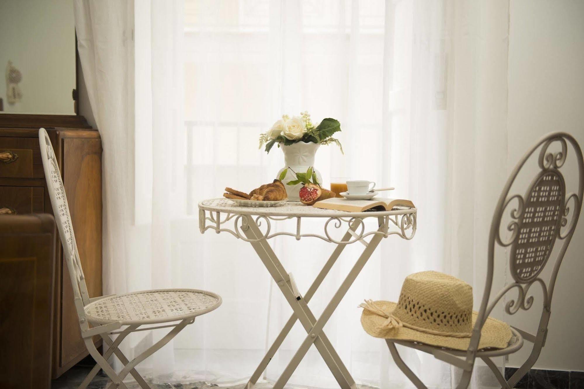 Dimora Cappuccini Guest House Cisternino Luaran gambar