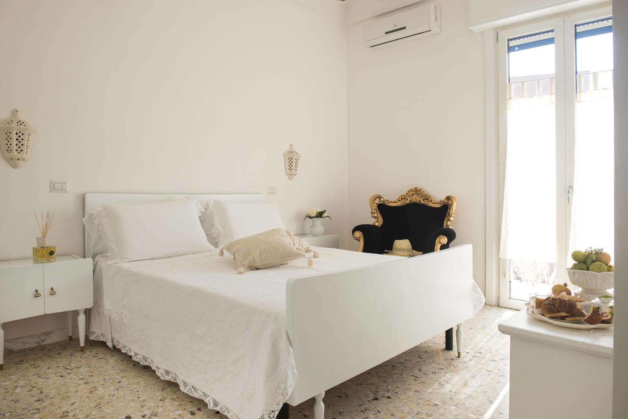 Dimora Cappuccini Guest House Cisternino Luaran gambar