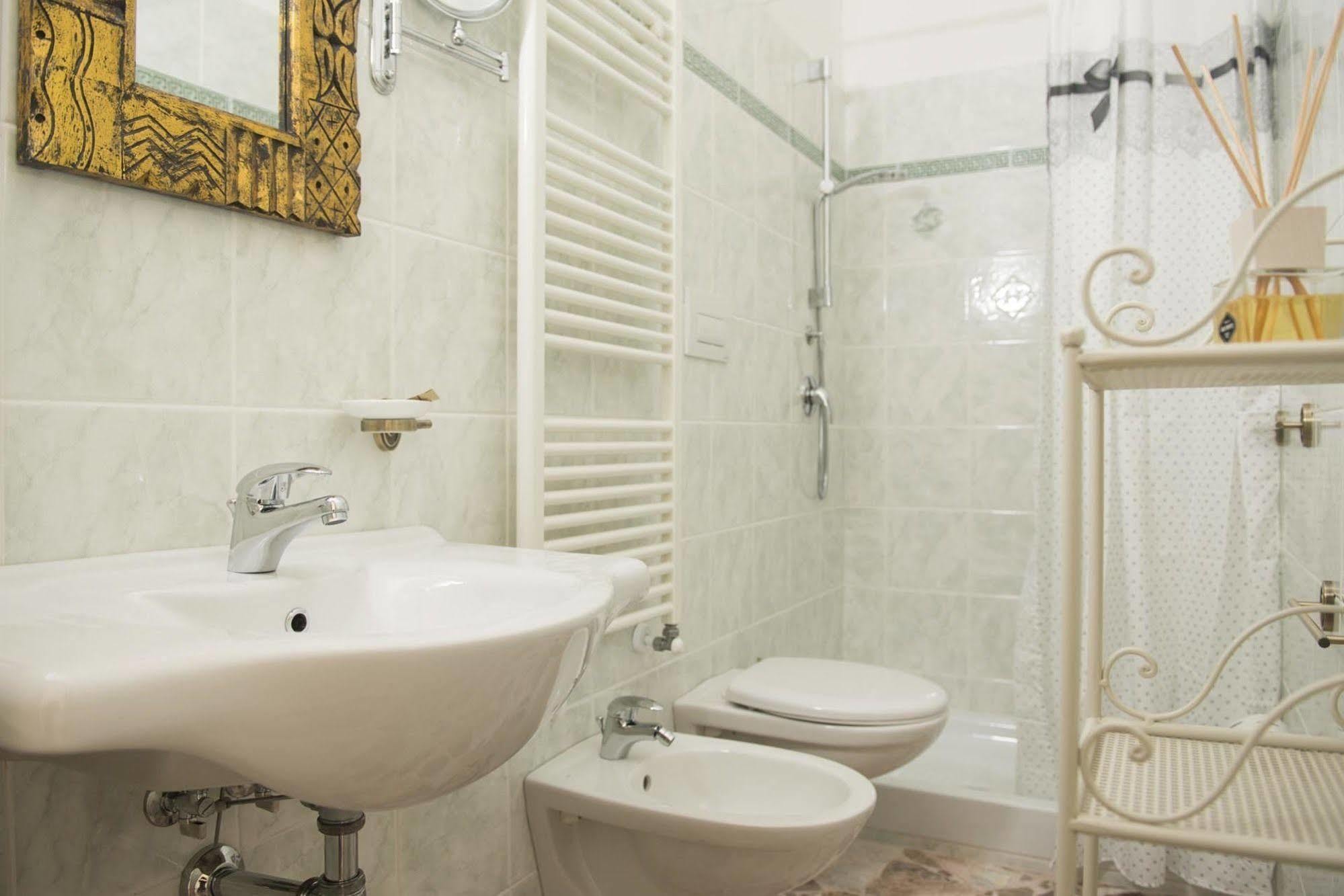 Dimora Cappuccini Guest House Cisternino Luaran gambar