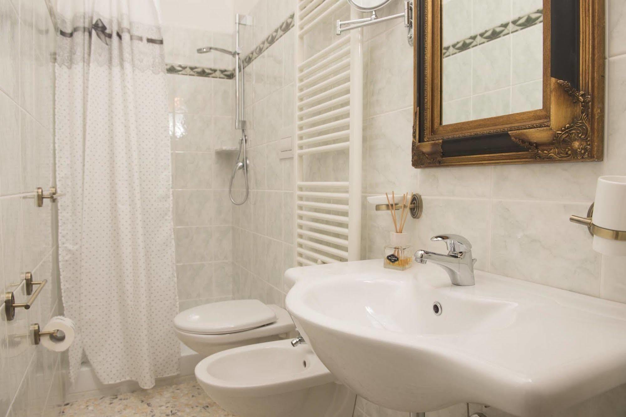 Dimora Cappuccini Guest House Cisternino Luaran gambar