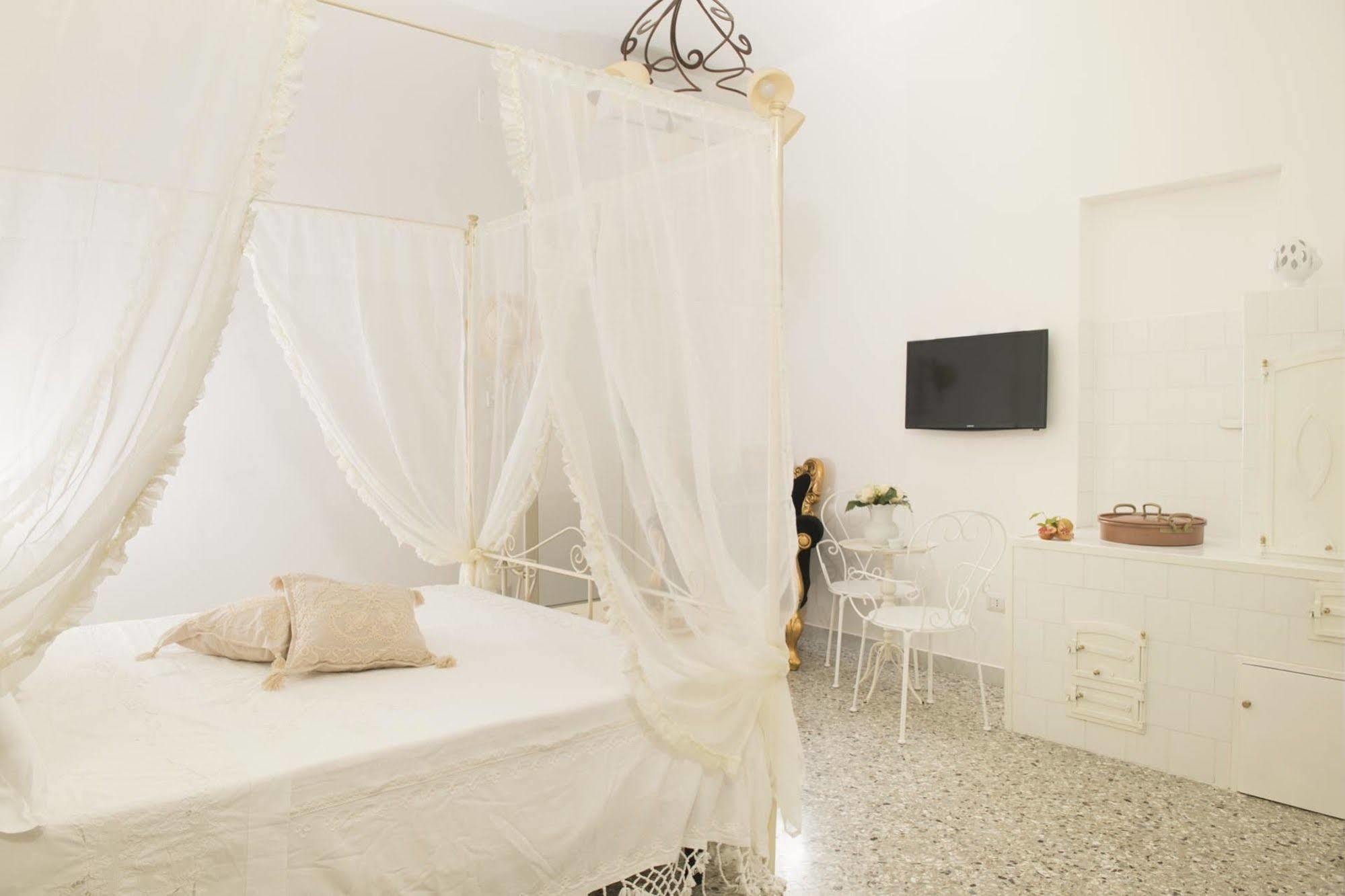 Dimora Cappuccini Guest House Cisternino Luaran gambar