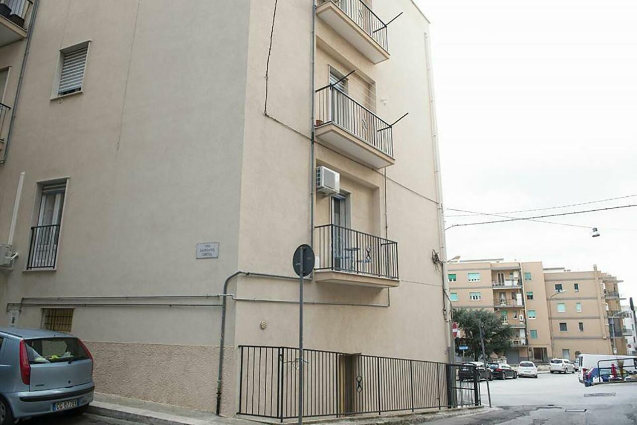 Dimora Cappuccini Guest House Cisternino Luaran gambar